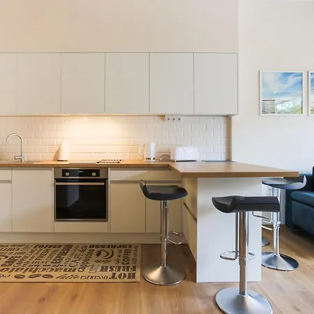 - Platan Tower Apartment