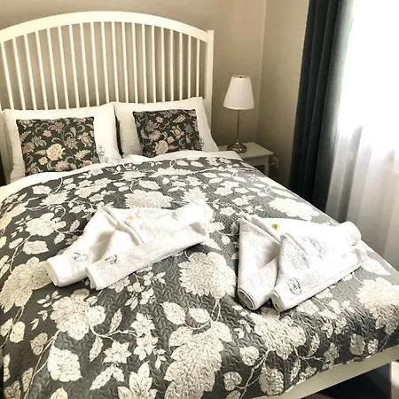 4 Pory Roku & Uznam Bed & Breakfast 3*