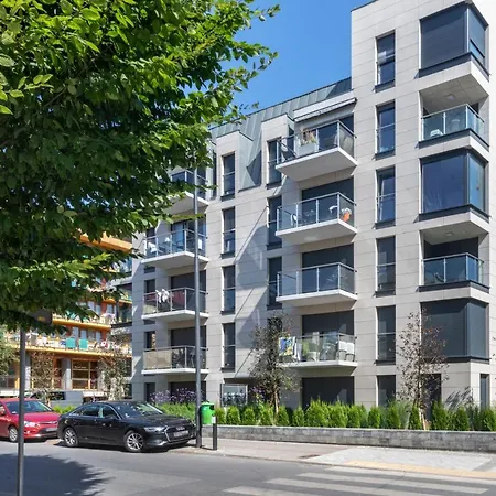 Premium Lissa By Renters Apartment
