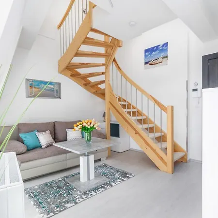 Apartment Premium Lissa By Renters *