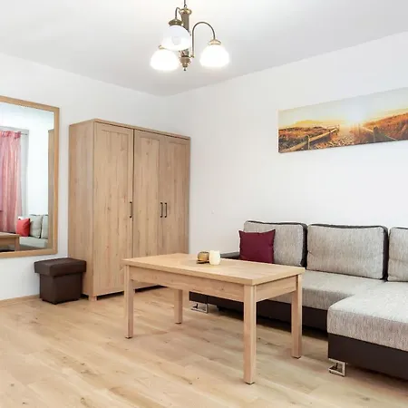 Wind Rose Quarter By Renters