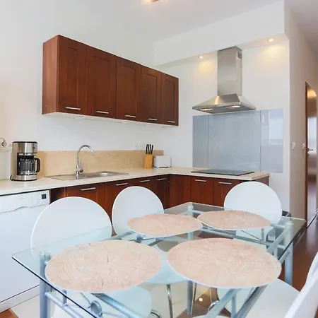 - Platan Apartment *