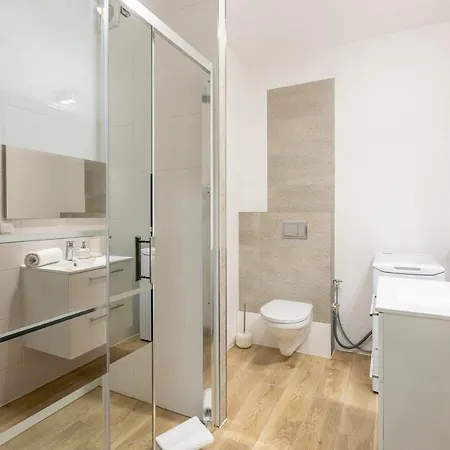 Ambria Centrum Apartment *