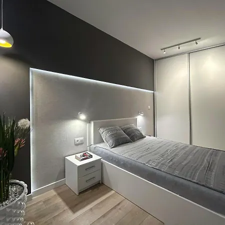 4uapart-apartment Platan Grey * Swinoujscie