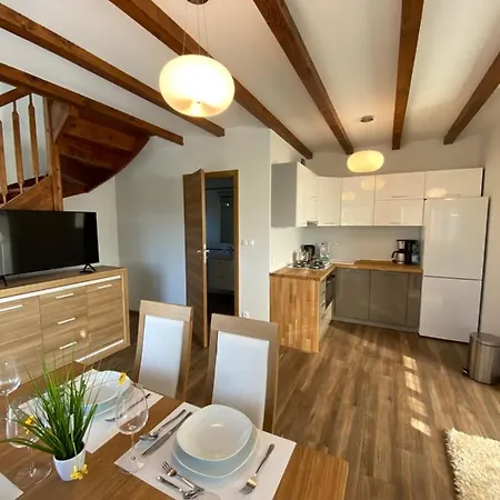 Holiday home Dom Pod Orzechem *