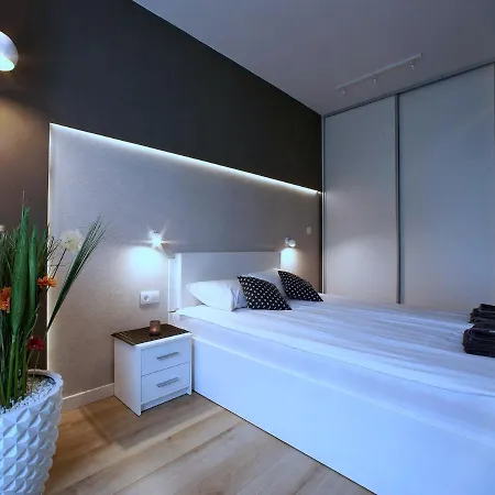 4uapart-apartment Platan Grey * Swinoujscie