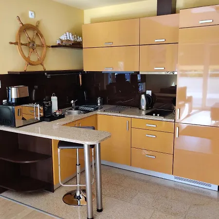 Sunny Apartment *