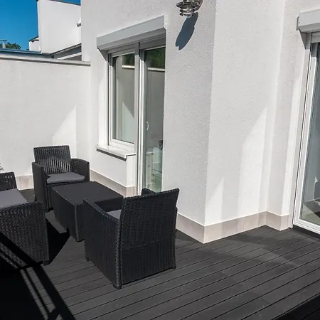 Apartment Apartament Przy Parku Z Duzym Tarasem ,prywatny Parking Swinoujscie