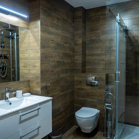 Apartament Przy Parku Z Duzym Tarasem ,prywatny Parking