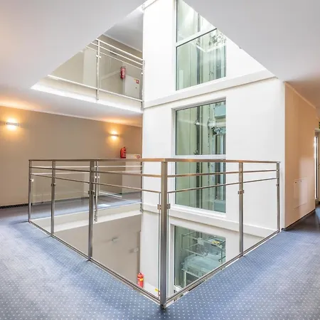 Ambria Promenada Apartment *