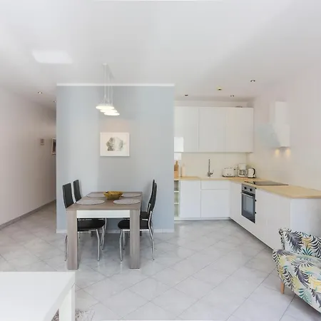 - Marinos Apartment *