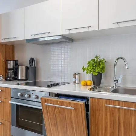 Ambria Platan Complex Apartment