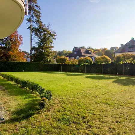 - Rezydencja Zeromskiego Apartment