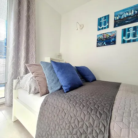 1a Apartment *