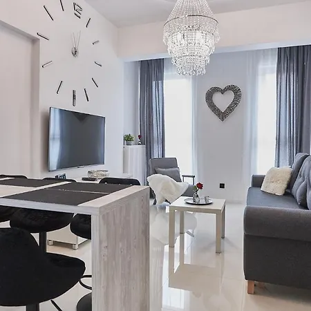 - Platan Tower Apartment