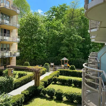 Castle With Free Parking Apartment *
