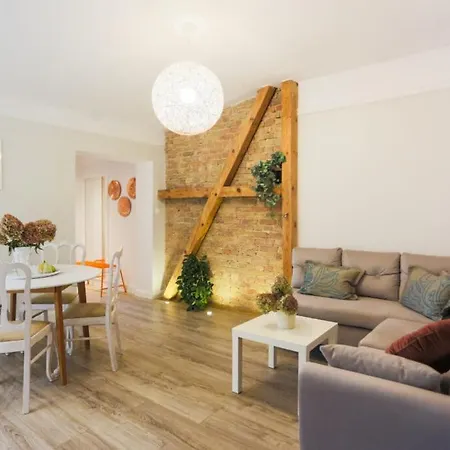 - Armii Krajowej 11 Apartment *