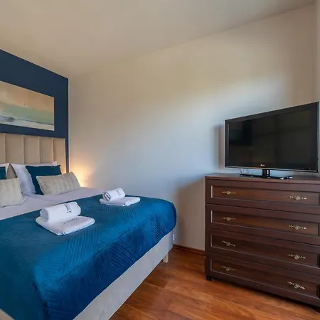 Ambria Promenada Apartment