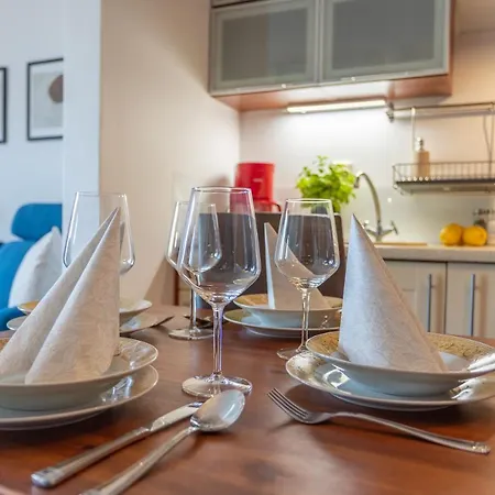 Ambria Promenada Apartment