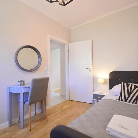 Sunset - Kapitanska - Plaza 500m Apartment