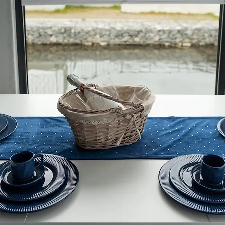 Houseboat Lunowo