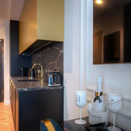 Luxury Del Sol Apartment *