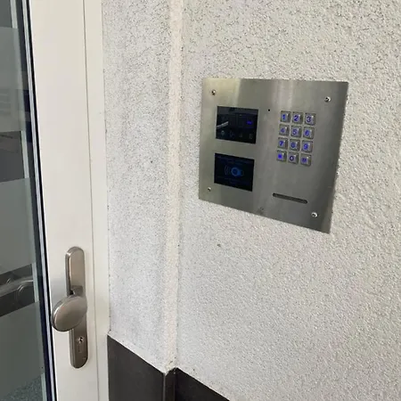 Apartament Przy Parku Z Duzym Tarasem ,prywatny Parking Apartment