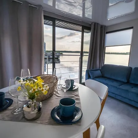 Houseboat Lunowo Apartment Swinoujscie