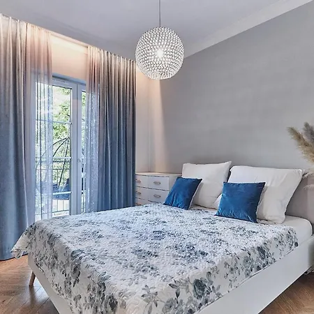 Apartment - 44 *
