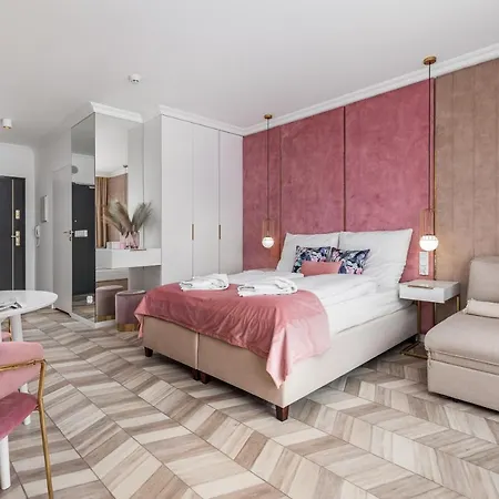 Golden Line Apartment