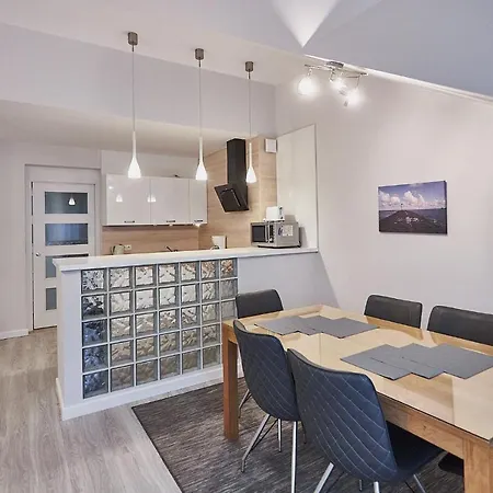 - Zdrojowa Apartment Swinoujscie