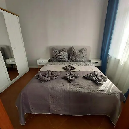Uzdrowiskowa 7, Apartment