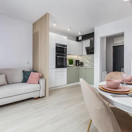 Apartament Port By Renters Apartment *