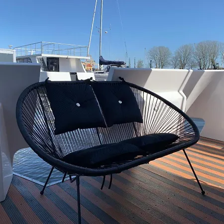 Amber Houseboat *