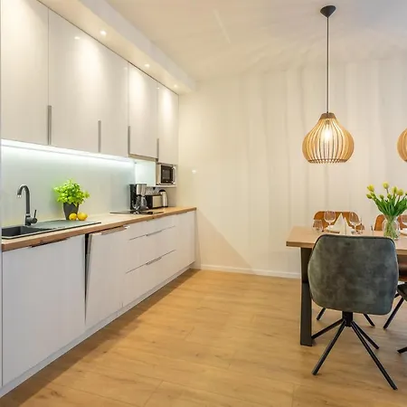 Ambria Matejki 17 Apartment
