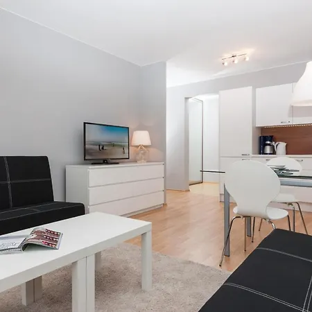 Zdrojowa By Renters Apartment *