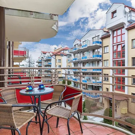 Zdrojowa By Renters Apartment