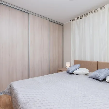 Apartment Zdrojowa By Renters *