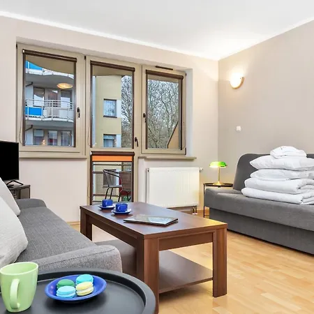 Zdrojowa By Renters Apartment