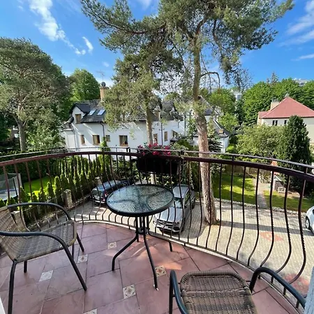 4 Pory Roku & Uznam Bed & Breakfast 3*