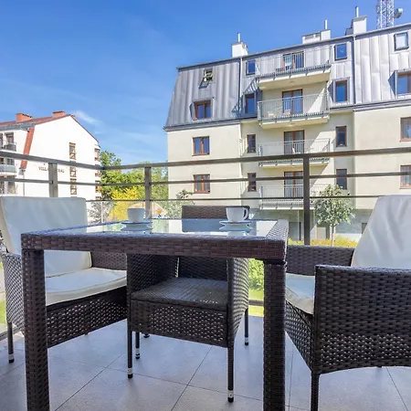 Ambria Promenada Apartment *