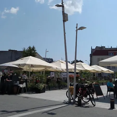 Plac Slowianski 10