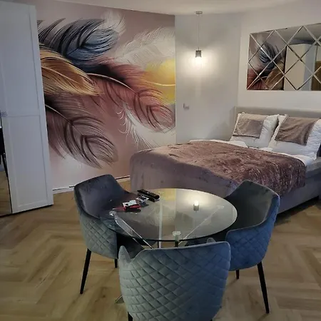 Aparthome *