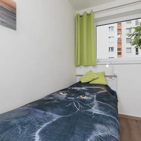 Apartment River And Port View By Renters *