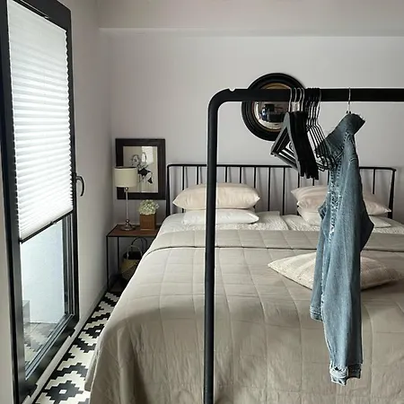 5 Apartment *