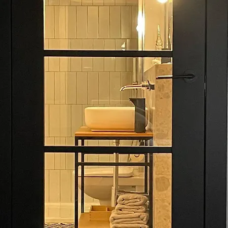 Apartment 5 *