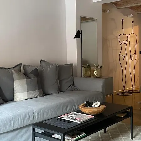 Apartment 5 *