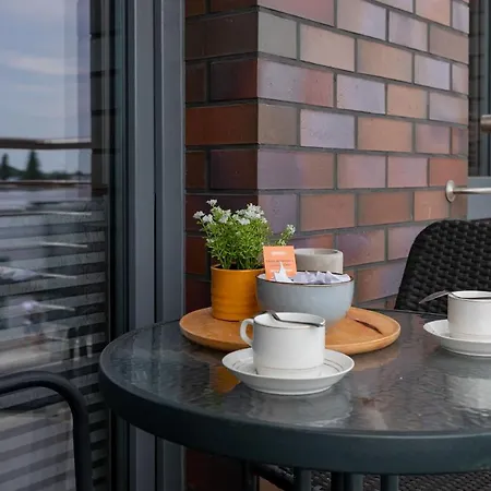 Przestronny Z Balkonem - Przy Porcie - By Renters Apartment
