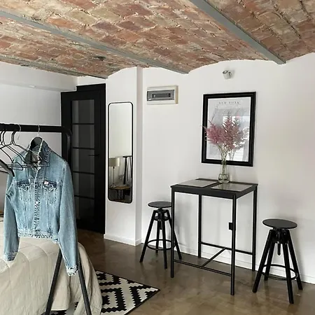 Apartment 5 *