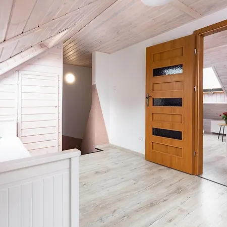 4 Pory Roku Apartment *